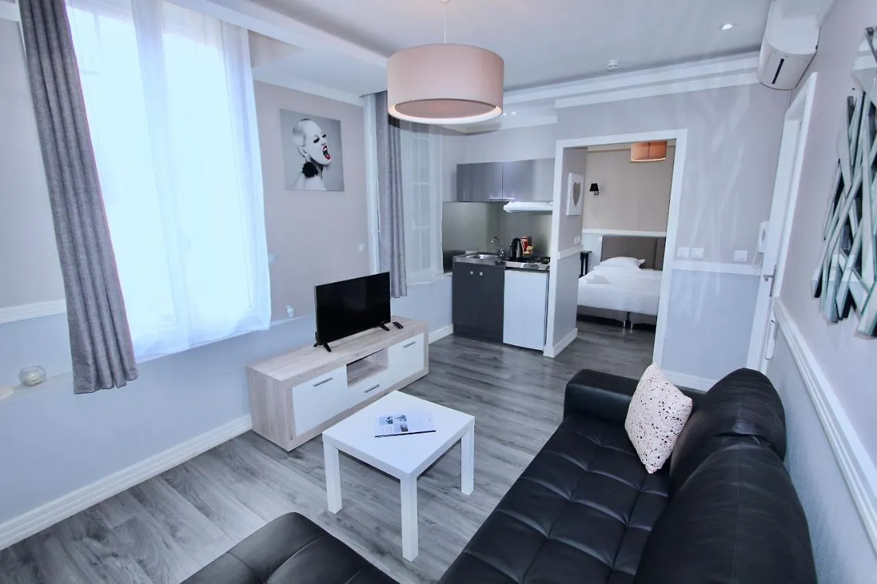 Cannes Luxury Residence Rentals 2*,