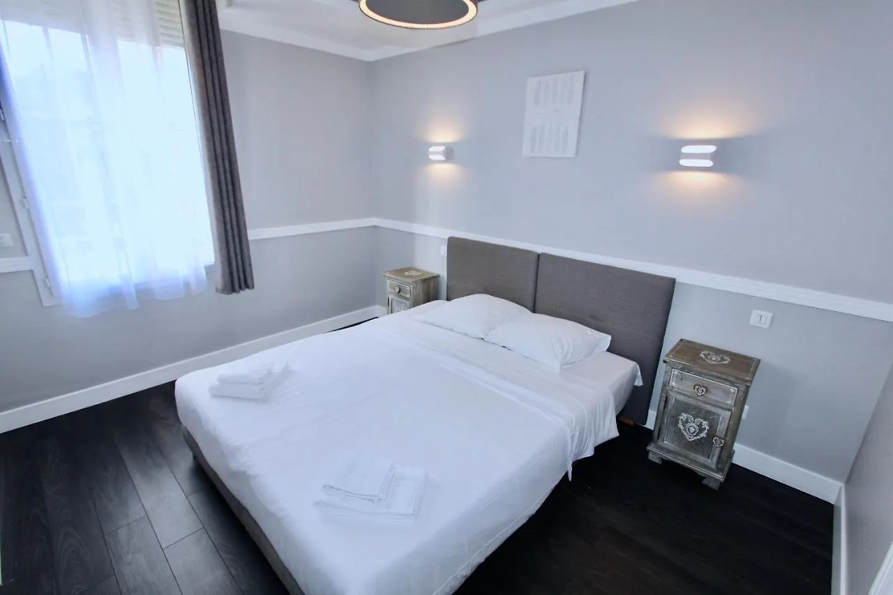 Cannes Luxury Residence Rentals 2*,