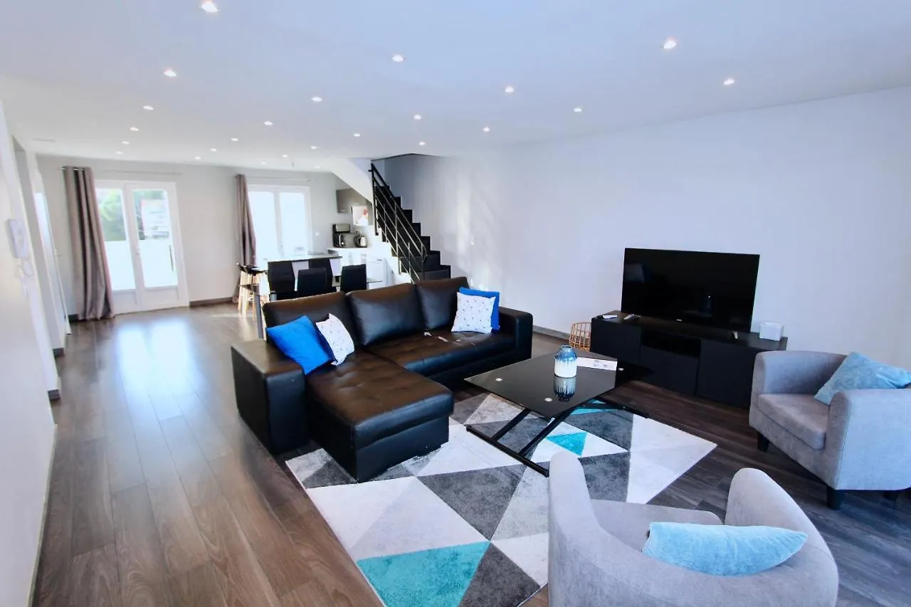 Cannes Luxury Residence Rentals 2*,